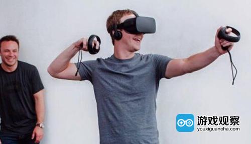 扎克伯格体验VR设备